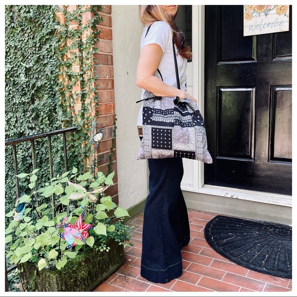 PARIS S PATCHWORK  FAUX LEATHER STRAP TOTE BAG - Picture 5 of 6